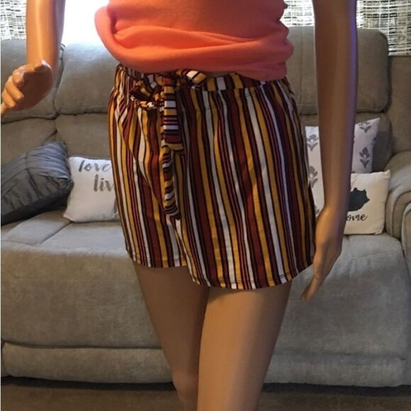 NWOT Bobby Brooks size medium striped shorts tires in front - Picture 5 of 13